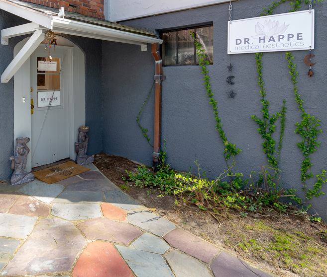 Dr. Happy Aesthetics' entrance Dr. Happy Aesthetics' entrance